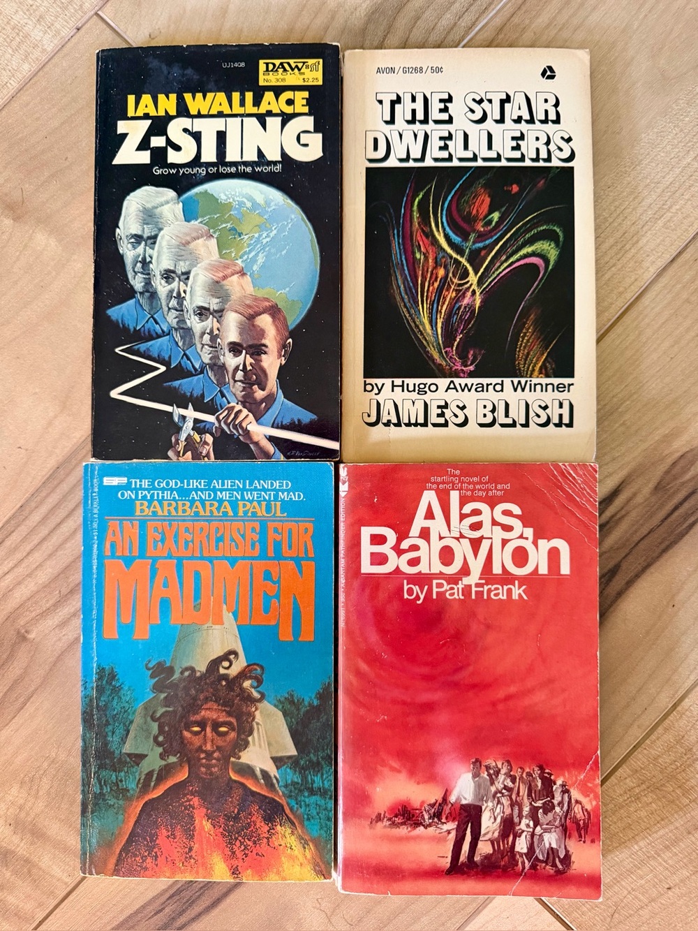 Vintage bundle of sci-fi paperback books